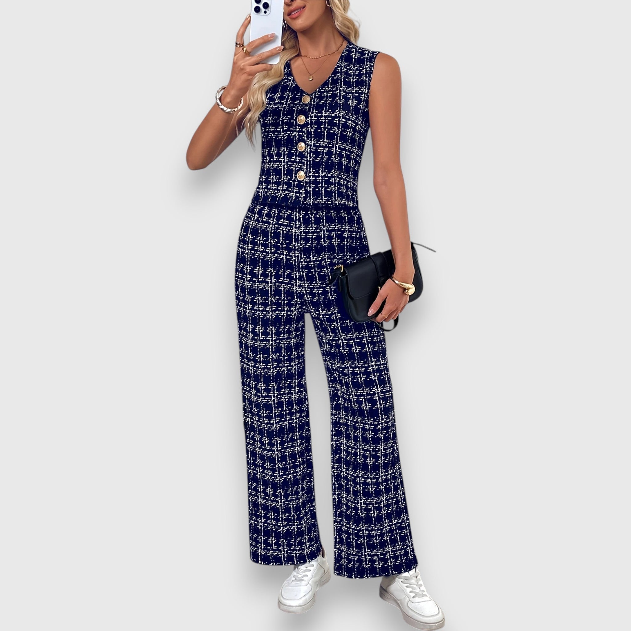 Two-Piece Set with V-Neckline and Matching Pants