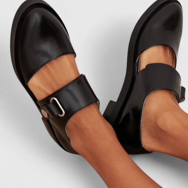 Ieva - Stylish retro-style shoes with a modern accent