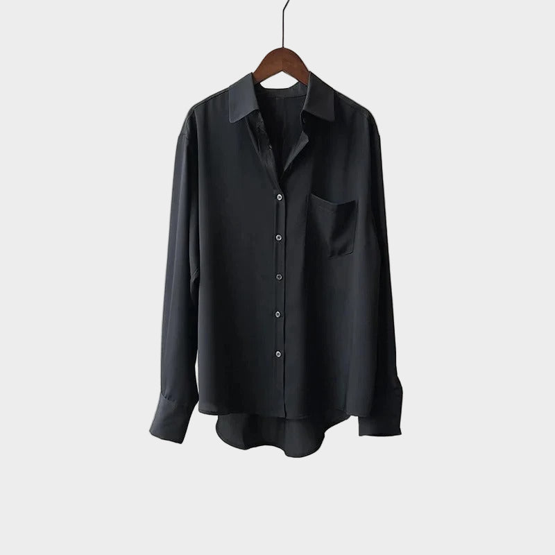 Elegant Blouse with Stylish Line and Modern Detail
