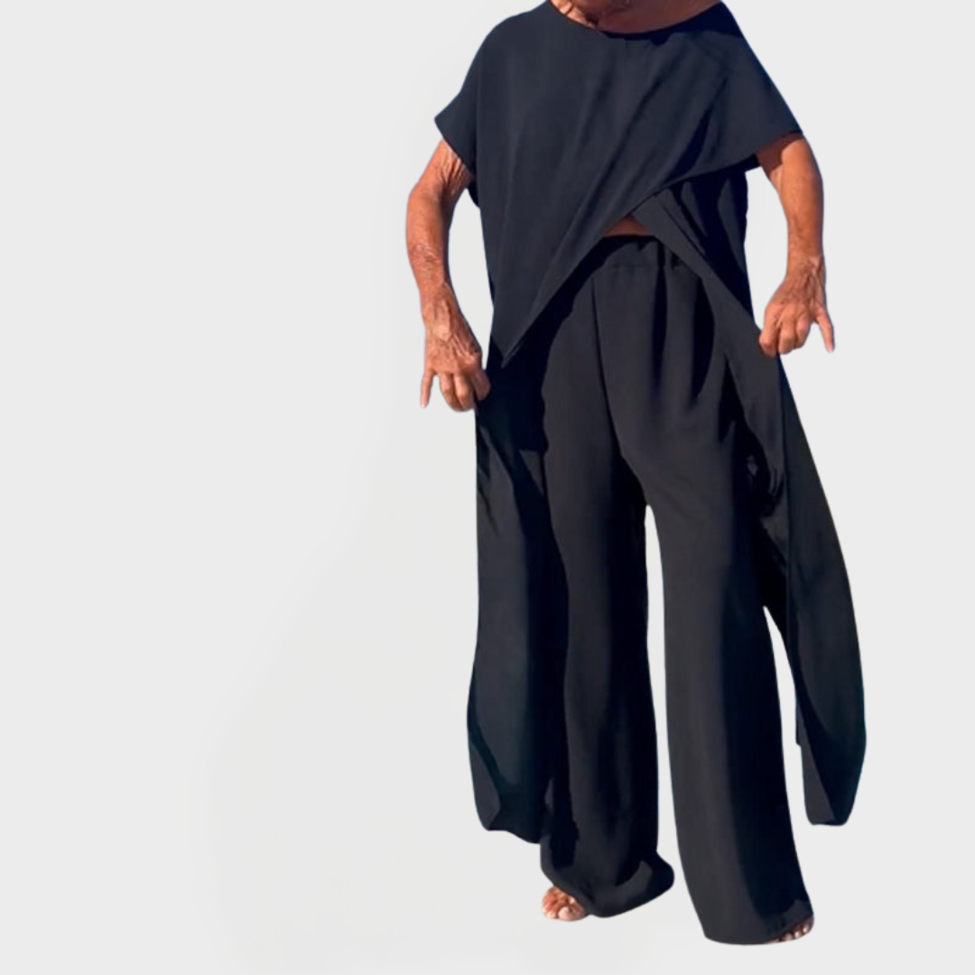 Set with Shirt and Pants in One Color with Décolleté