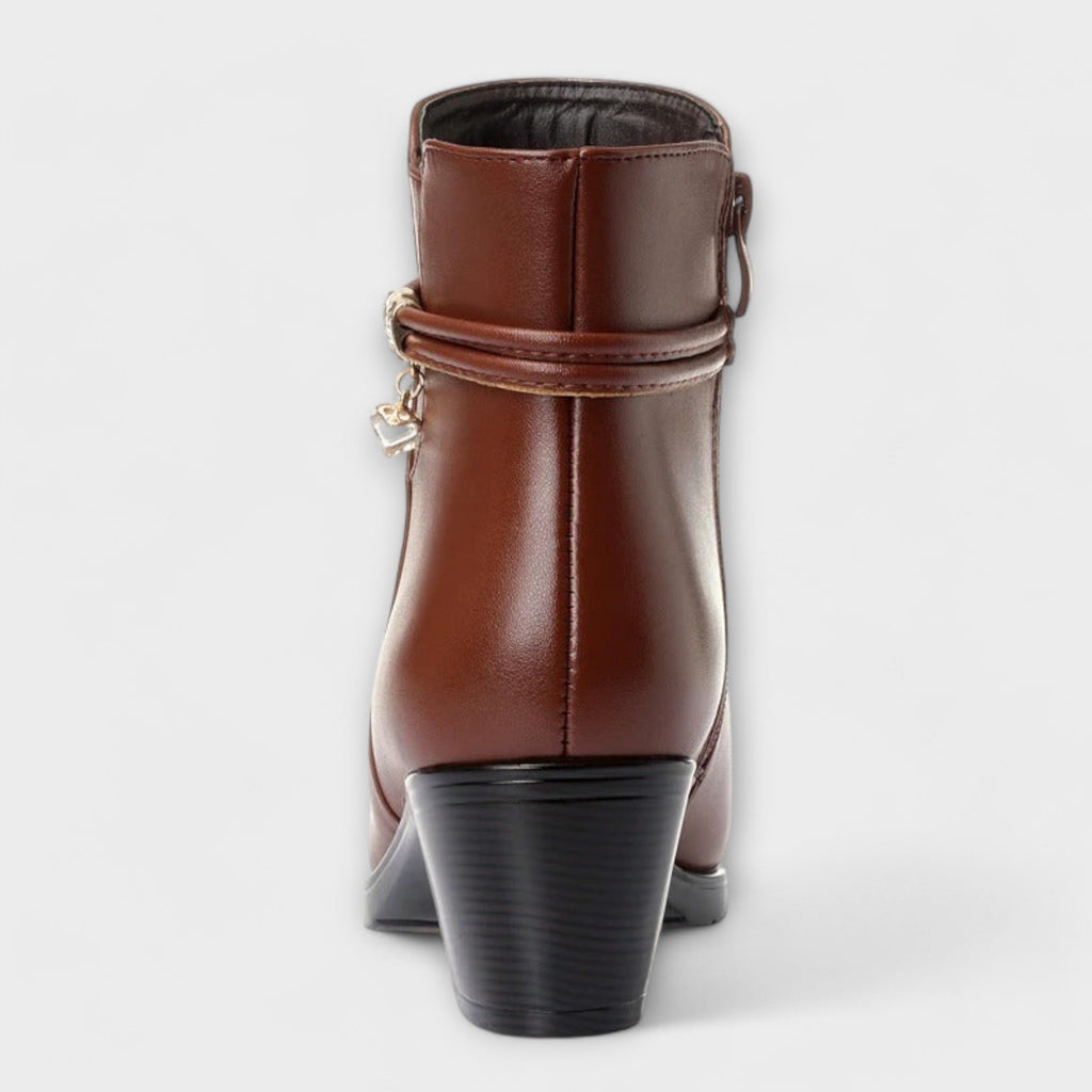 Asta – Elegant Winter Boots with Zipper