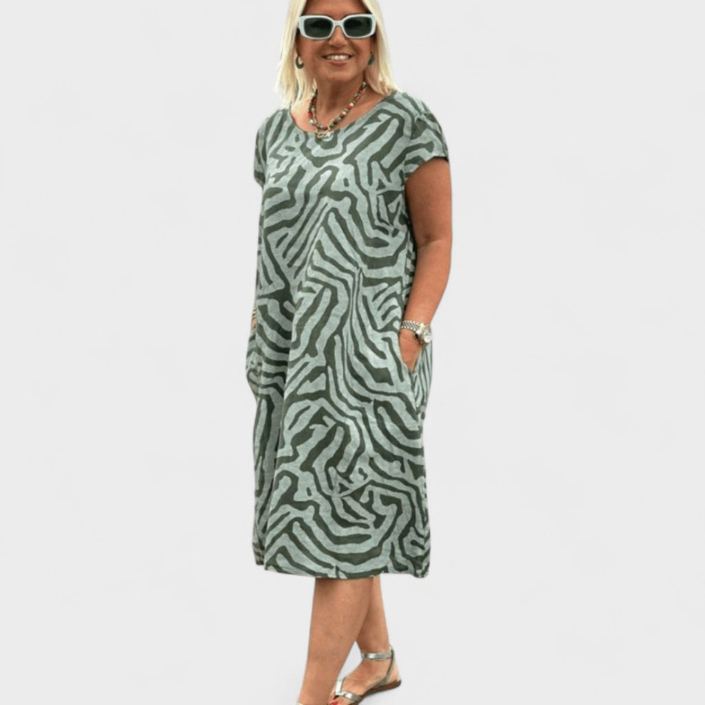Greta - Dress with a Round Neckline and Beautiful Pattern