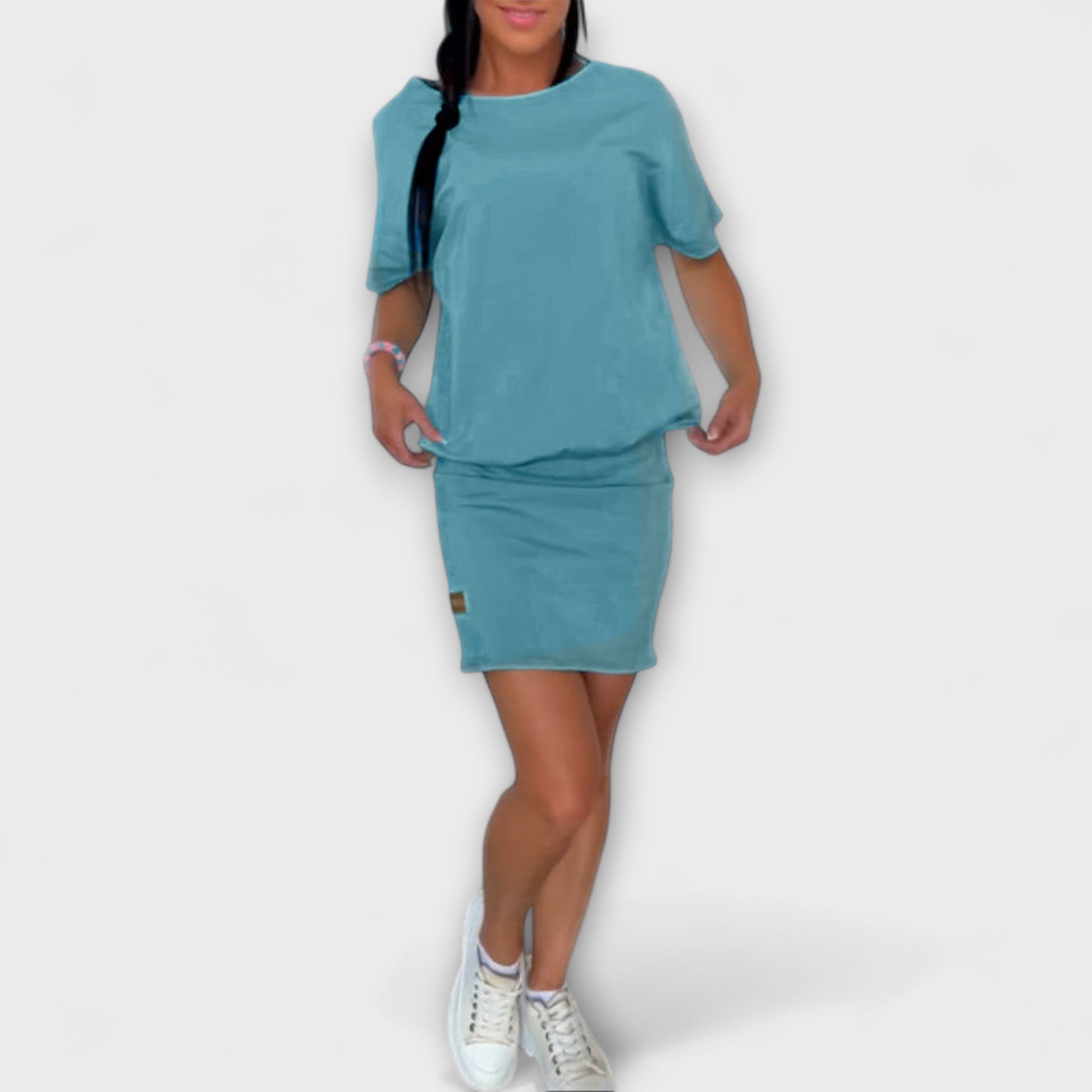 Lídia - Elegant Fitted Dress