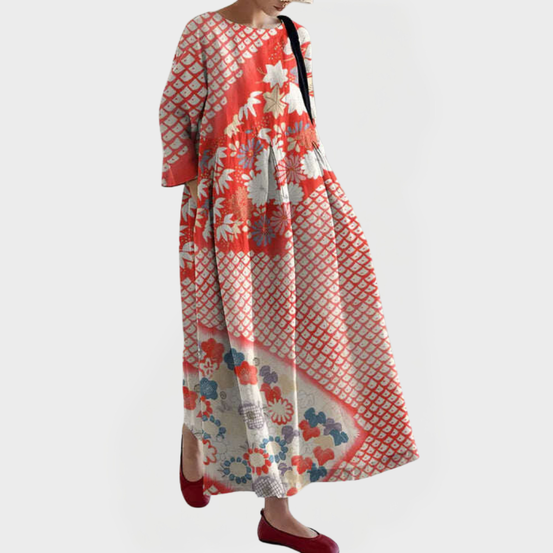 Elegant Maxi Dress Made of Linen with Embroidered Floral Lace