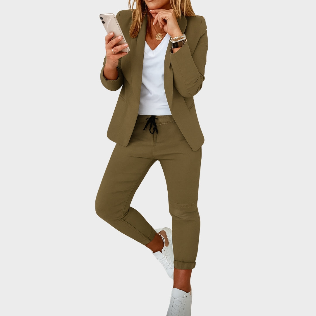 Lina – Exclusive Suit