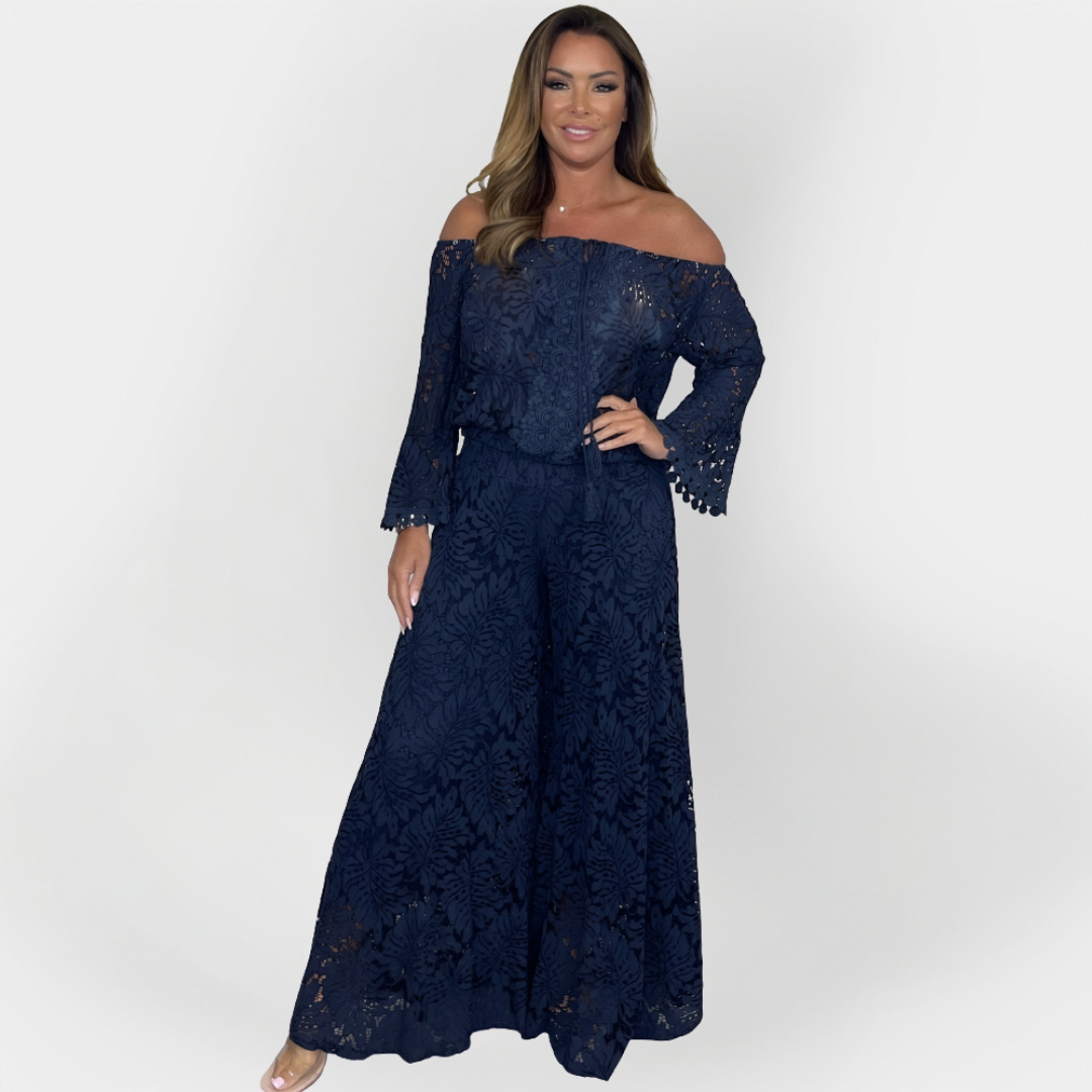 Dress with Open Shoulders and Lace