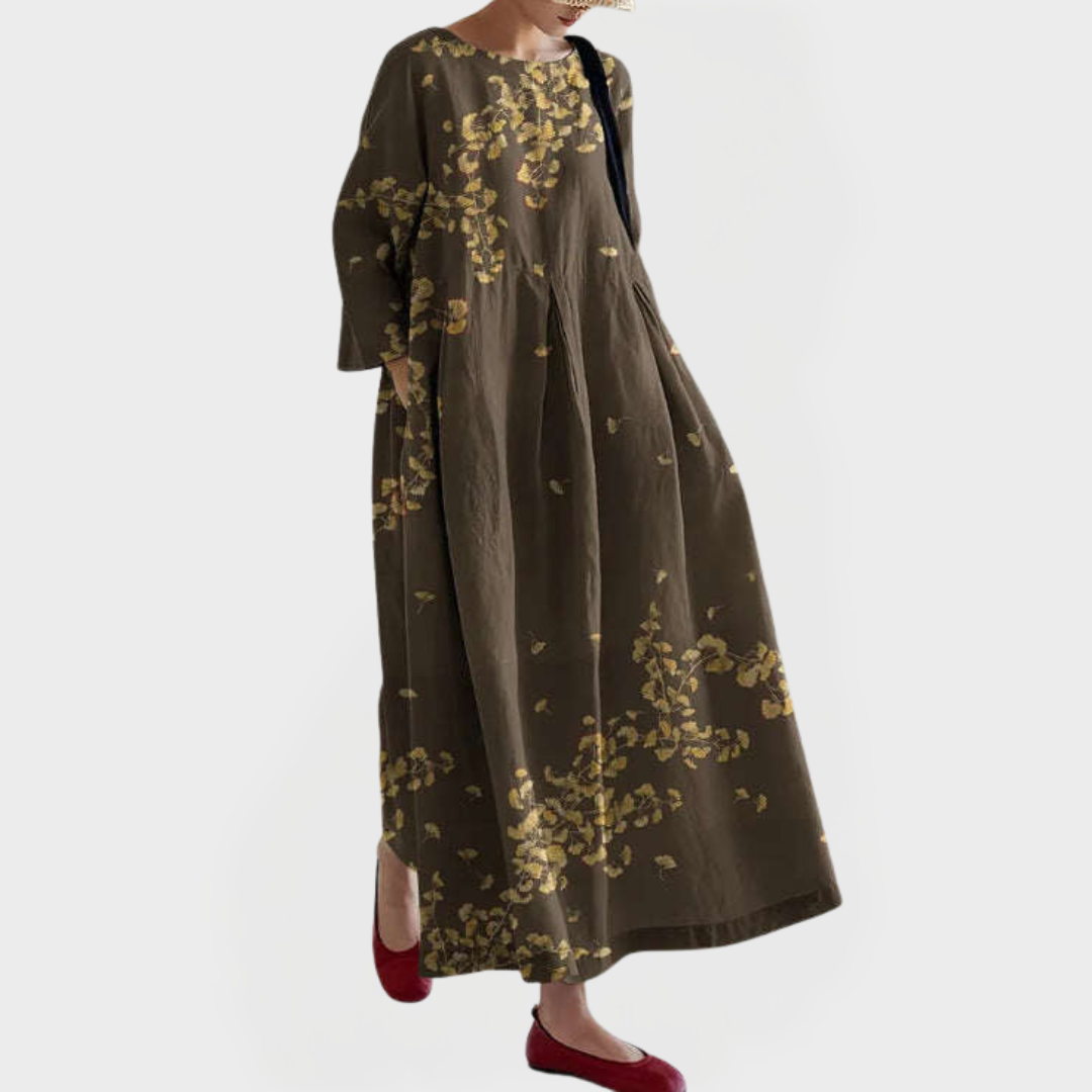 Elegant Maxi Dress Made of Linen with Embroidered Floral Lace