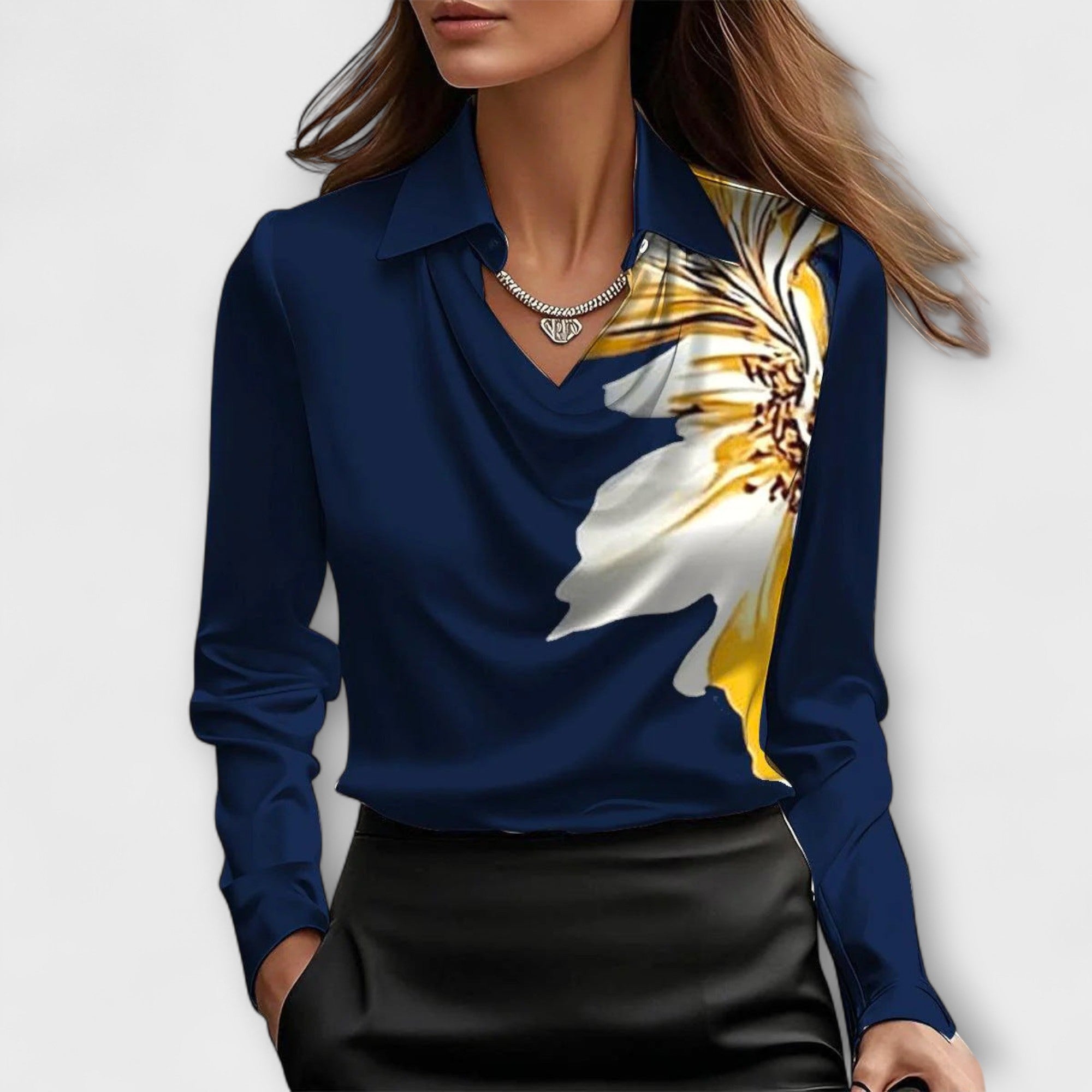 Indrė - Shiny Blouse
