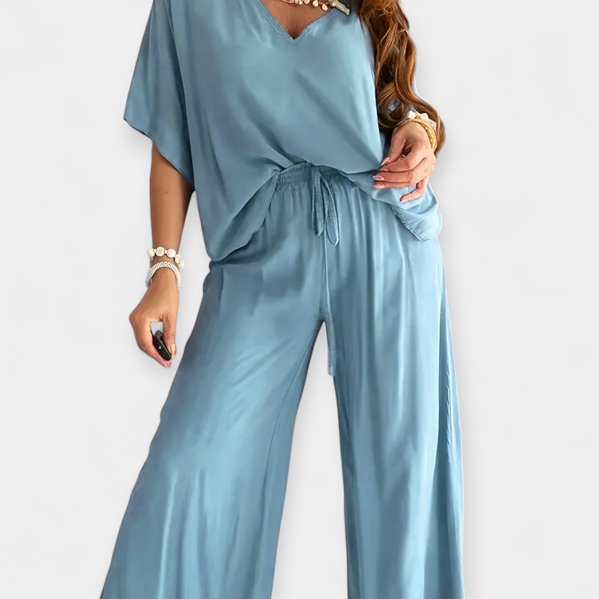Easy Set with Wide-Leg Pants and Blouse