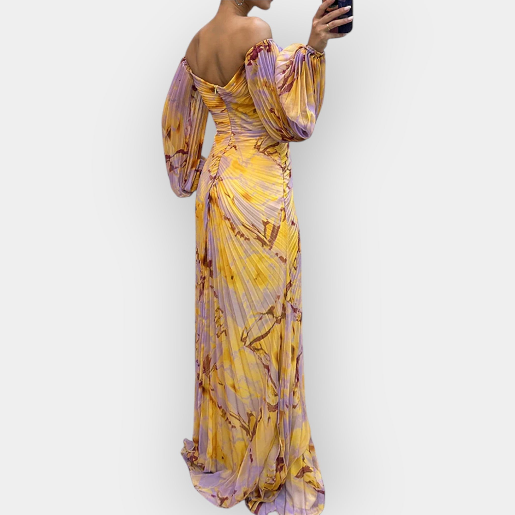 Light Dress with Cutout