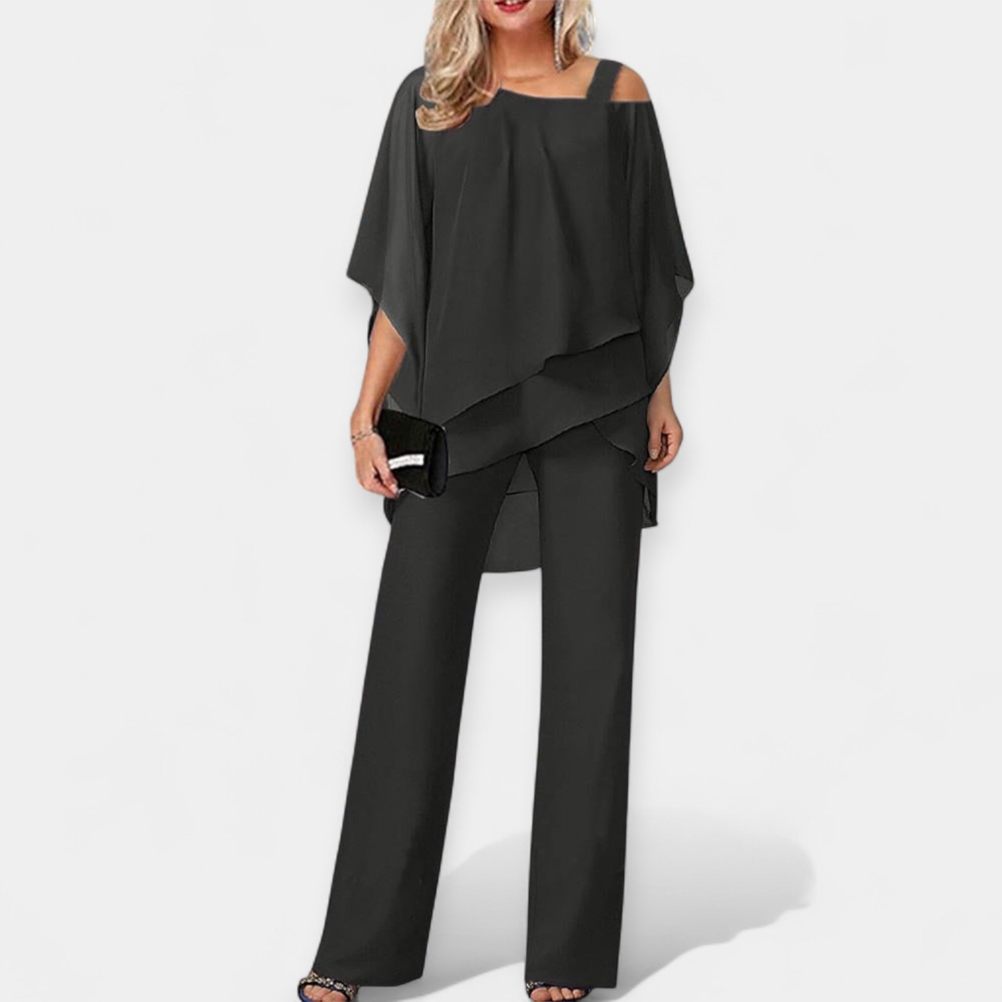Set with Open Shoulders
