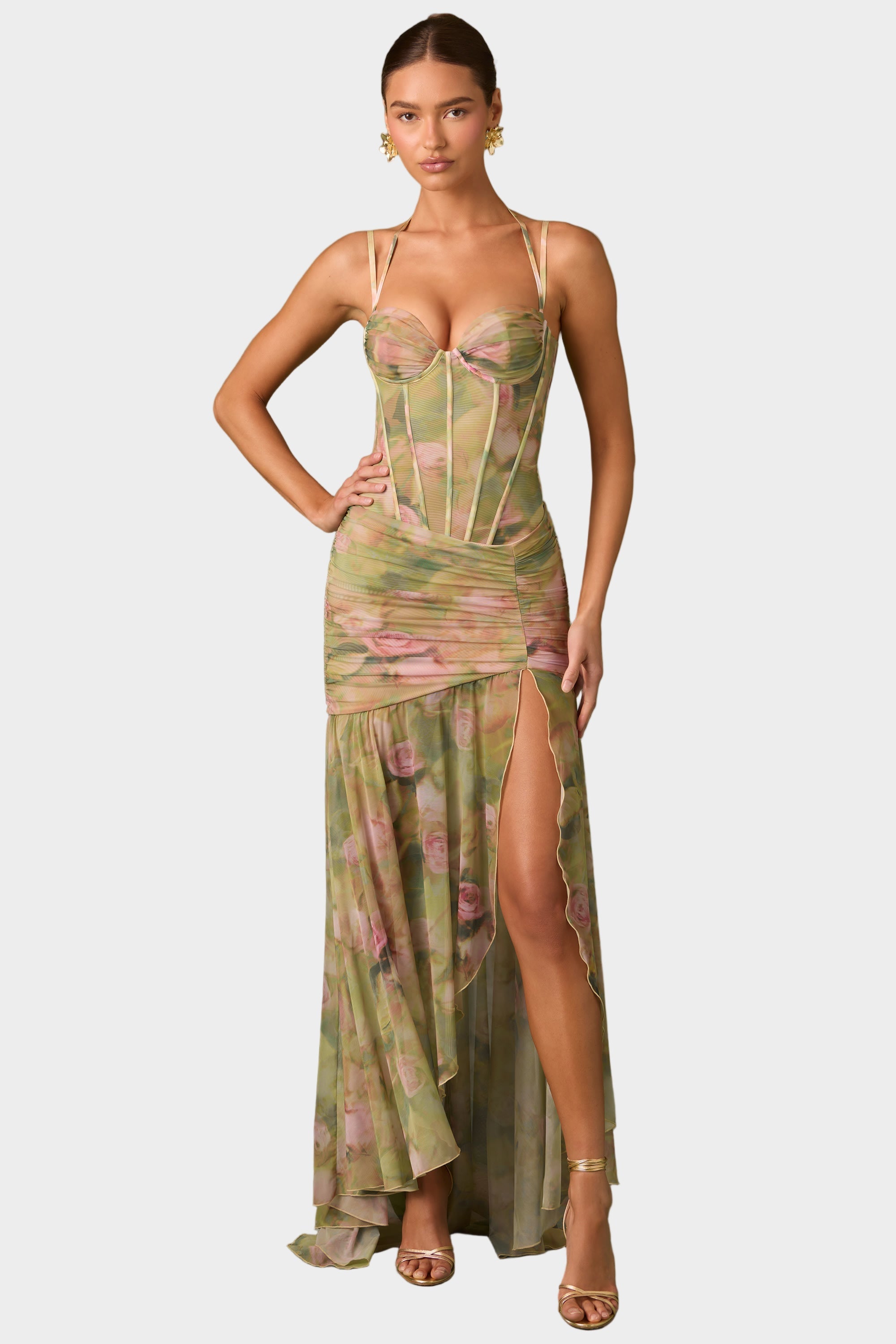 Long dress with airy elegance and temporary style