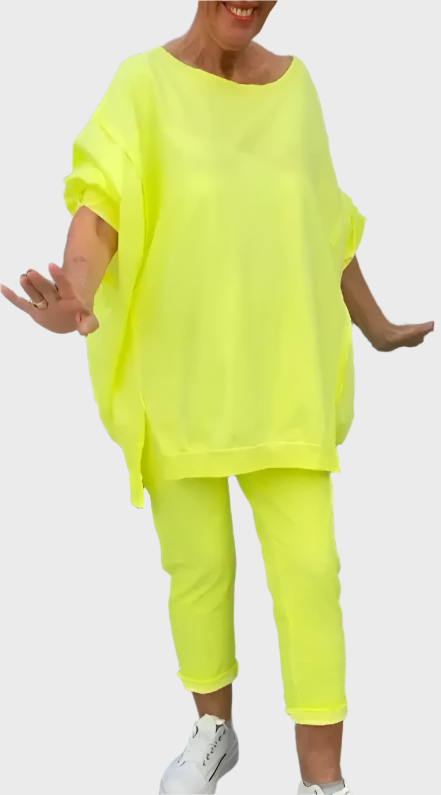 Set with Round Cutout