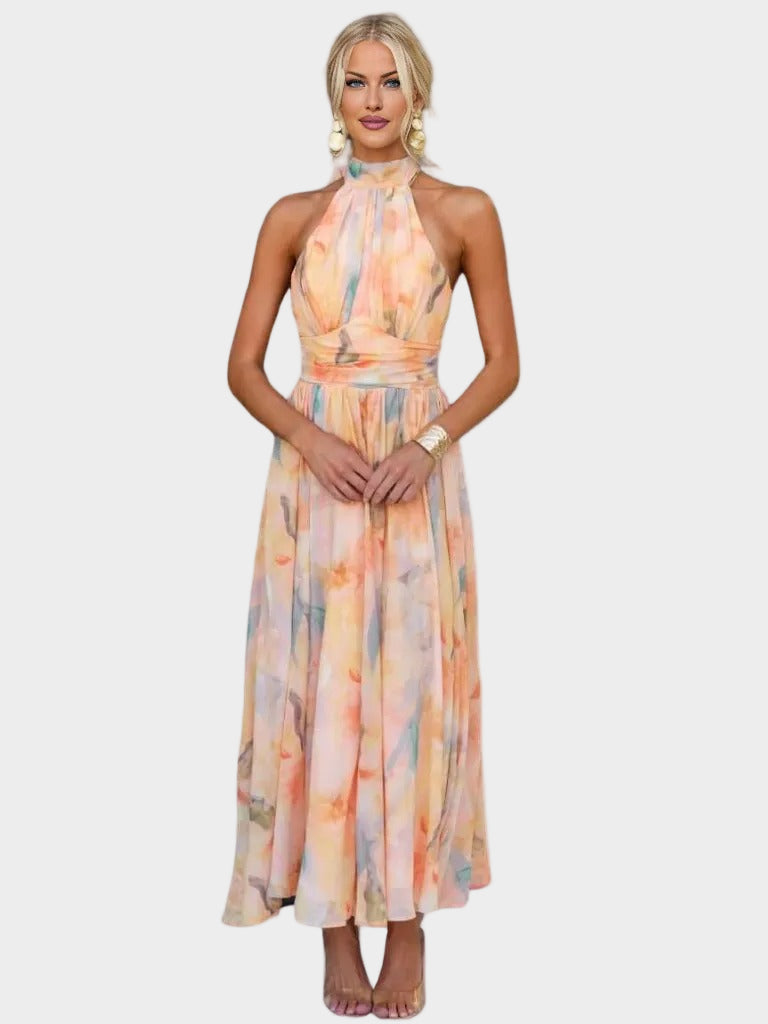 Soft dress with flowers and a romantic vibe